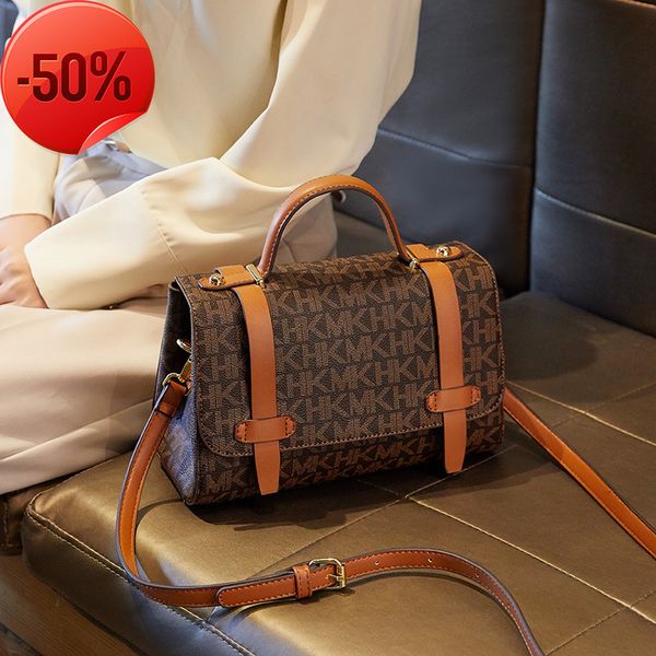 luxury designer bags luxury designer2022 summer new leisure printed small square bag fashion handbag
luxury designer bags luxury designer2022 summer new leisure printed small square bag fashion handbag