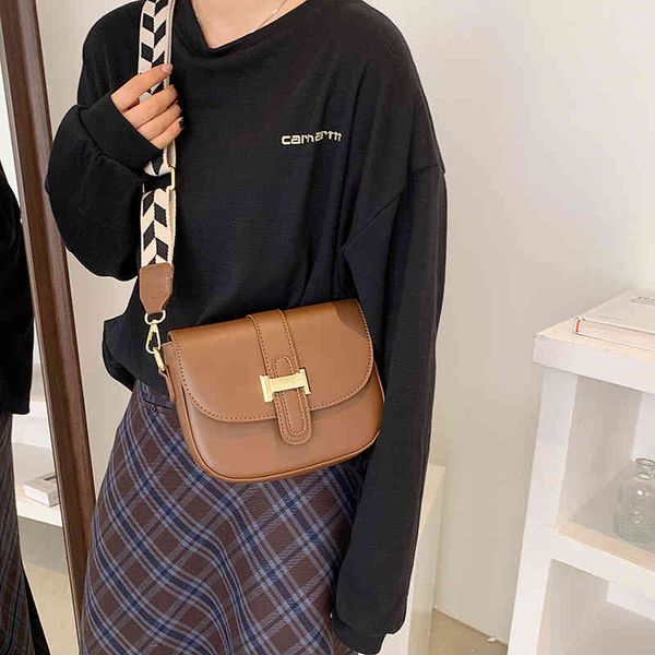 2022 new fashion square crossbody bags women pu leather trendy wide strap designer handbags ladies luxury small shoulder bag
2022 new fashion square crossbody bags women pu leather trendy wide strap designer handbags ladies luxury small shoulder bag