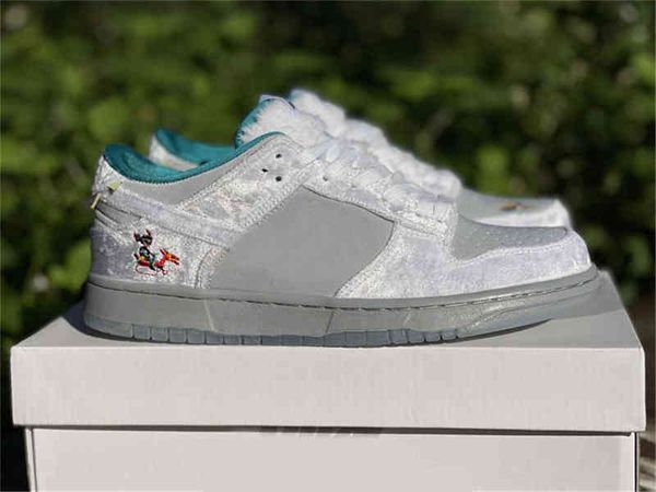 2022 authentic low ice shoes do2326-001 2022 outdoor white blue sports sneakers women mens with original box
2022 authentic low ice shoes do2326-001 2022 outdoor white blue sports sneakers women mens with original box