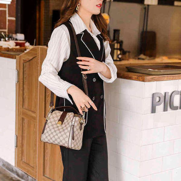 women bag 2021 newfashion trend with handle luxury for female shoulder bags crossbody leather vintage fashion small plaid handbags
women bag 2021 newfashion trend with handle luxury for female shoulder bags crossbody leather vintage fashion small plaid handbags