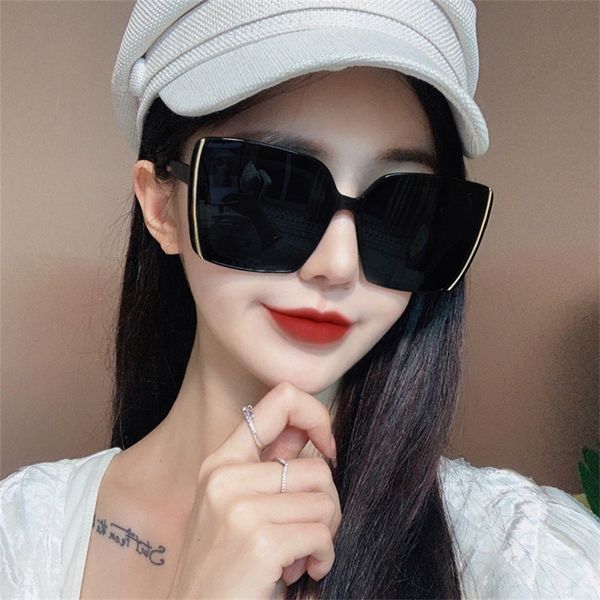 square sunglasses white street shooting women's glasses fashion trend new eyewear, White;black
square sunglasses white street shooting women's glasses fashion trend new eyewear, White;black