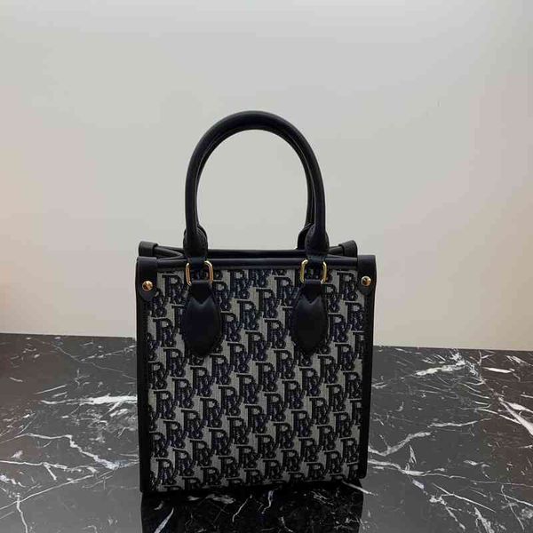 embroidered vertical square bag msenger handbag all-match single shoulder messenger female bags
embroidered vertical square bag msenger handbag all-match single shoulder messenger female bags