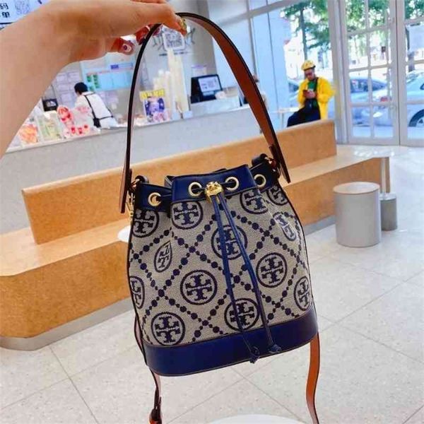 55% off factory online sale 2022 new women's miller old drawstring explosion single shoulder messenger blue flower portable bucket bag
55% off factory online sale 2022 new women's miller old drawstring explosion single shoulder messenger blue flower portable bucket bag