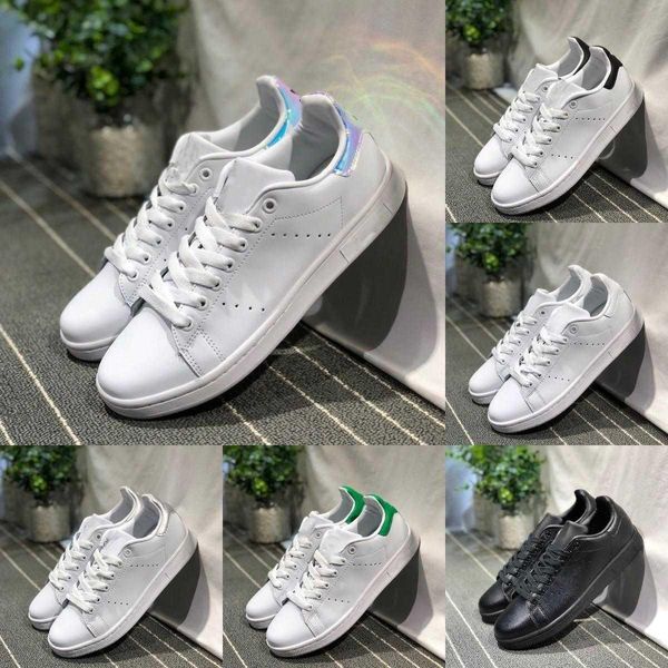 2022superstar casual shoes designer white black pink blue gold superstars 80s pride sneakers super star women men sport sneakers y001
2022superstar casual shoes designer white black pink blue gold superstars 80s pride sneakers super star women men sport sneakers y001