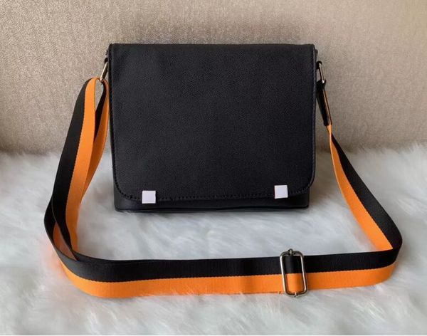 luxury designers mens shoulder bags canvas leather designers messenger bag trip postman classic handbag briefcase crossbody women wallet gir
luxury designers mens shoulder bags canvas leather designers messenger bag trip postman classic handbag briefcase crossbody women wallet gir