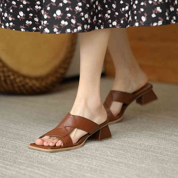 slippers summer sandals with thick heels women's full leather inside and outside square head open toe casual slippers shoes middle irzw, Black
slippers summer sandals with thick heels women's full leather inside and outside square head open toe casual slippers shoes middle irzw, Black