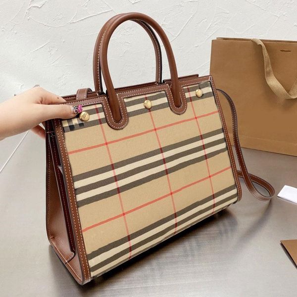 bur wholesale checkered shopping tote bags women fashion ssbody handbag cowhide patchwork tartan black handle three rivet totes bag shoulder
bur wholesale checkered shopping tote bags women fashion ssbody handbag cowhide patchwork tartan black handle three rivet totes bag shoulder