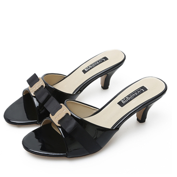 women bow flowers slides open toe square heels med 4cm patent leather shiny slippers summer shoes comfortable sweet footwear 45, Black
women bow flowers slides open toe square heels med 4cm patent leather shiny slippers summer shoes comfortable sweet footwear 45, Black