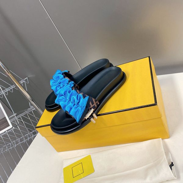 women slippers luxury designer brand logo latest slipper fashion versatile inner sheepskin with box are size35-41, Black
women slippers luxury designer brand logo latest slipper fashion versatile inner sheepskin with box are size35-41, Black