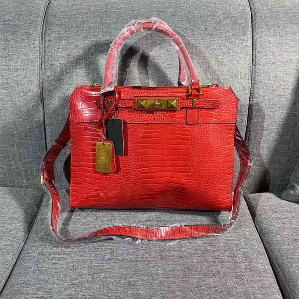 designer handbags pu portable women's bag super fashion simple leisure outdoor messenger large capacity batch
designer handbags pu portable women's bag super fashion simple leisure outdoor messenger large capacity batch