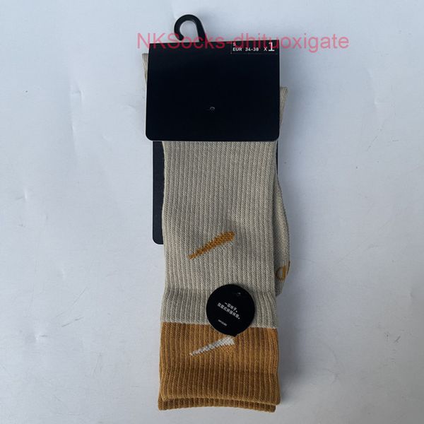 men classic fashion socks hook brand color stitched men's women's long tube sports training sock street couple middle tubes luxury, Black
men classic fashion socks hook brand color stitched men's women's long tube sports training sock street couple middle tubes luxury, Black