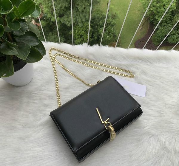 fashion quality ladies dinner bag designer luxury leather canvas round letter flower pattern single shoulder size 19-11cm 98466
fashion quality ladies dinner bag designer luxury leather canvas round letter flower pattern single shoulder size 19-11cm 98466