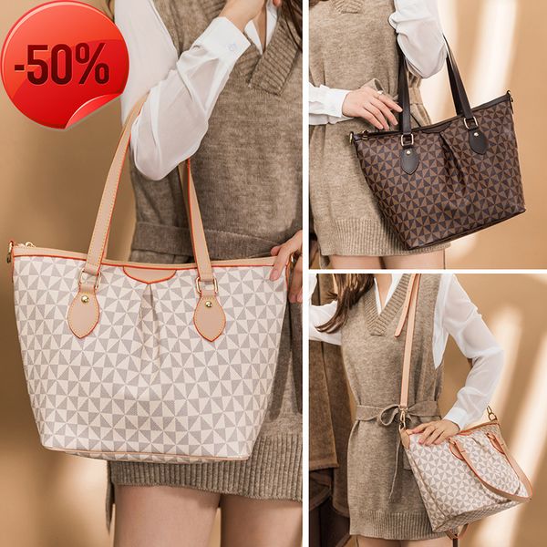 luxury designer bags fashion luxury designerprinted tote for women 2022 autumn new product one shoulder large capacity handbag commuting bag
luxury designer bags fashion luxury designerprinted tote for women 2022 autumn new product one shoulder large capacity handbag commuting bag