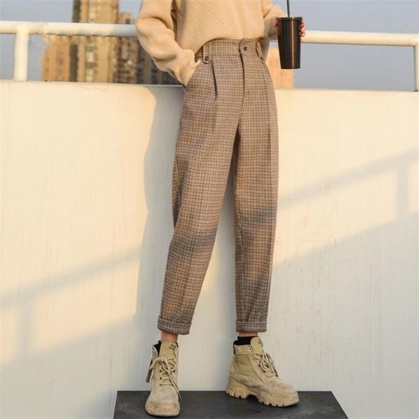 autumn winter women plaid pencil pants woolen straight trousers female high waist loose england style ankle-length 220325, Black;white
autumn winter women plaid pencil pants woolen straight trousers female high waist loose england style ankle-length 220325, Black;white