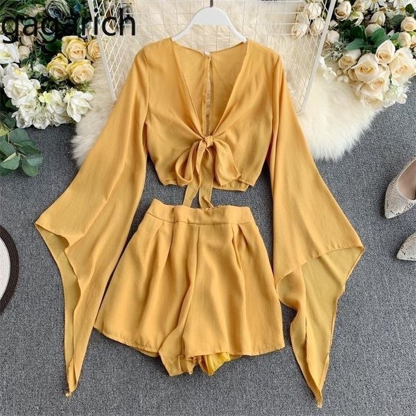 gagarich women sets summer new bow tie flare sleeve chiffon fashion high waist wide leg shorts chic lady two piece sets lj201126, White
gagarich women sets summer new bow tie flare sleeve chiffon fashion high waist wide leg shorts chic lady two piece sets lj201126, White