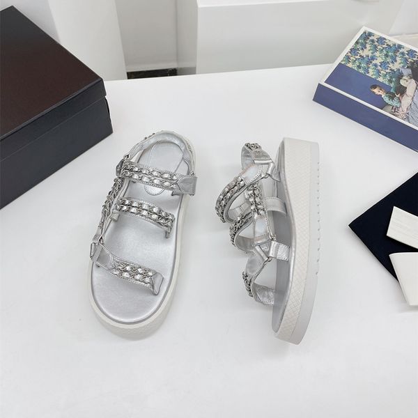 22ss women luxury designers ultralight platform hardware chain sandals leather fabric velcroed elegant and noble open toe shoes shoes, Black
22ss women luxury designers ultralight platform hardware chain sandals leather fabric velcroed elegant and noble open toe shoes shoes, Black