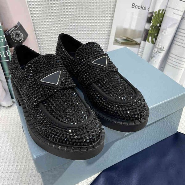 sandals year old p family's inverted triangular label leofaux shoes round head thick heel drill single british soled full tg90, Black
sandals year old p family's inverted triangular label leofaux shoes round head thick heel drill single british soled full tg90, Black