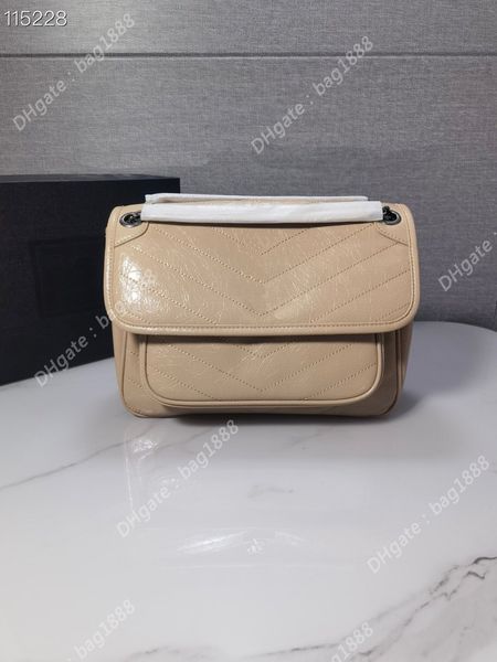 luxury designer bag fashion sewing oil wax leather single shoulder diagonal span chain organ bag
luxury designer bag fashion sewing oil wax leather single shoulder diagonal span chain organ bag