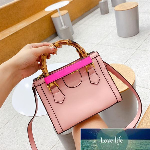 tide diagonal shoulder handbag tote bag female fashion europe station high sense of niche design versatile new factory exper2618
tide diagonal shoulder handbag tote bag female fashion europe station high sense of niche design versatile new factory exper2618