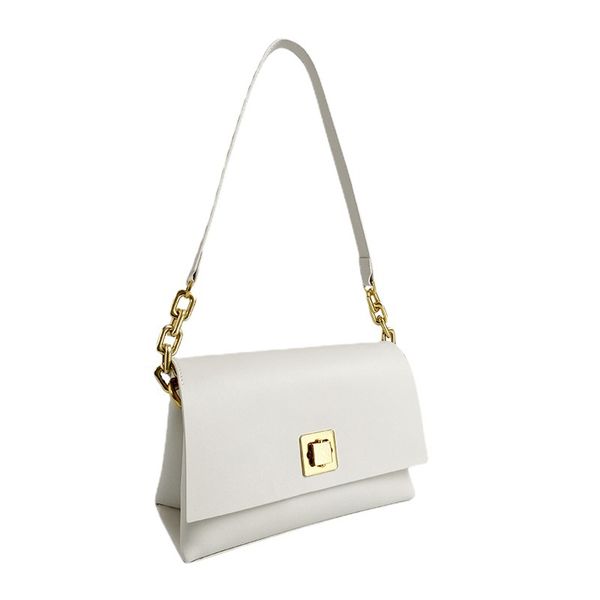 simple small square bag 3 colors msenger handbag in quilted geniune leather with fashion and practical style
simple small square bag 3 colors msenger handbag in quilted geniune leather with fashion and practical style