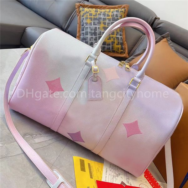 2023 luxury designer ladies travel bag pink luggage handbag leisure fitness storage tote large capacity one shoulder cro bags
2023 luxury designer ladies travel bag pink luggage handbag leisure fitness storage tote large capacity one shoulder cro bags