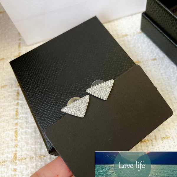 fashion inverted triangle full-jeweled stud earrings with logo classic design versatile item all-match, Golden;silver
fashion inverted triangle full-jeweled stud earrings with logo classic design versatile item all-match, Golden;silver