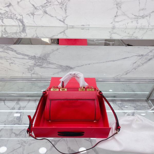 2022 updated vlogo signature leather women totes v-signature large capacity shopping bags rocktud alcove metal designer bucklet ha242o
2022 updated vlogo signature leather women totes v-signature large capacity shopping bags rocktud alcove metal designer bucklet ha242o