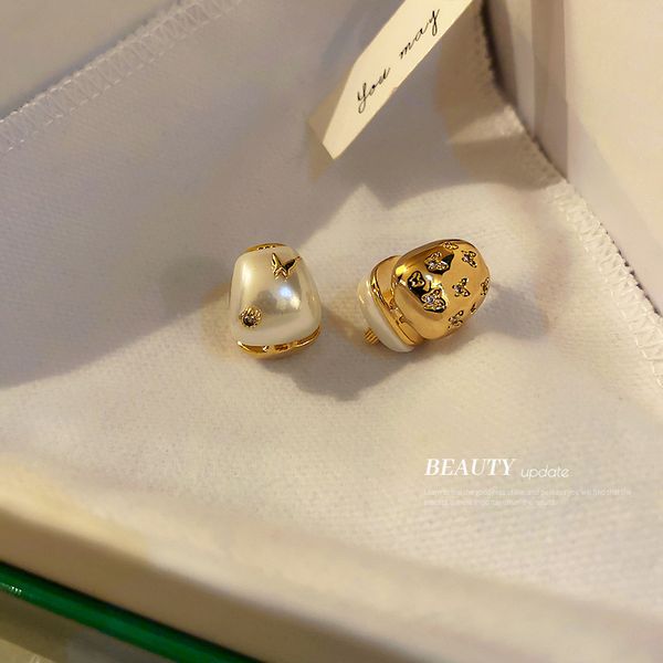 real gold electroplated zircon butterfly pearl ear clip french minority high-grade earrings temperament personality art earrings for women, Golden
real gold electroplated zircon butterfly pearl ear clip french minority high-grade earrings temperament personality art earrings for women, Golden
