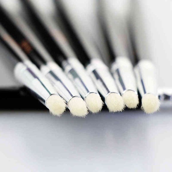 makeup tool makeup brush eye shadow makeup brush goat hair natural small black hat tool 220423
makeup tool makeup brush eye shadow makeup brush goat hair natural small black hat tool 220423