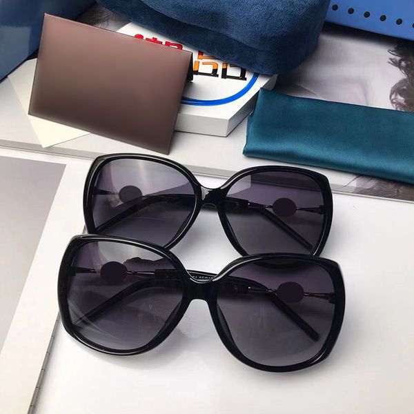 fashion luxury brand women's sunglasses with black frame & retail box 71231a, White;black
fashion luxury brand women's sunglasses with black frame & retail box 71231a, White;black