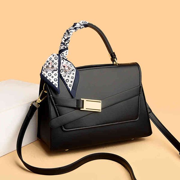 high sense bag 2022 new women's spring minority design texture one shoulder portable messenger
high sense bag 2022 new women's spring minority design texture one shoulder portable messenger