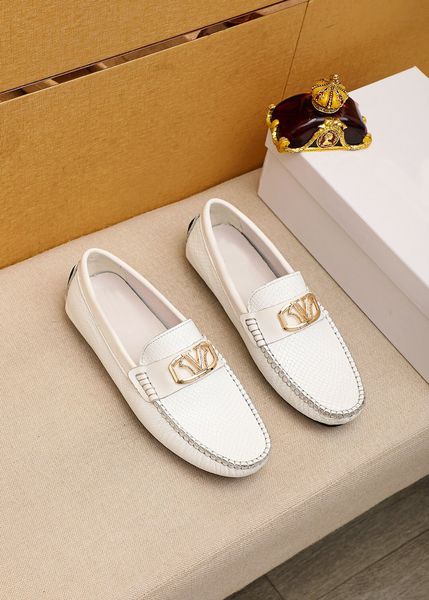 2022 mens party elegant dress shoes male brand designer casual loafers male fashion wedding formal business flats size 38-44, Black
2022 mens party elegant dress shoes male brand designer casual loafers male fashion wedding formal business flats size 38-44, Black