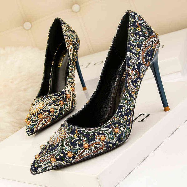 sandals women dress shoes designer fashion rivet pointed high heels luxury rhine, Black
sandals women dress shoes designer fashion rivet pointed high heels luxury rhine, Black