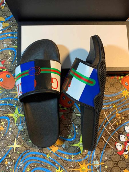 camouflage flat slippers red and green interlocking striped rubber and black shoe bed rubber sole for men and women couples
camouflage flat slippers red and green interlocking striped rubber and black shoe bed rubber sole for men and women couples