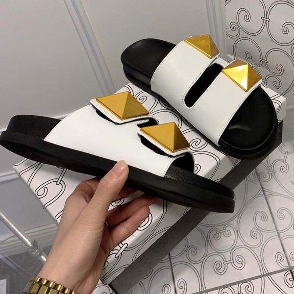 luxury platform studded beach slippers leather mules white casual slides famous designer fashion sandals retro rubber classic flip flops loa, Black
luxury platform studded beach slippers leather mules white casual slides famous designer fashion sandals retro rubber classic flip flops loa, Black