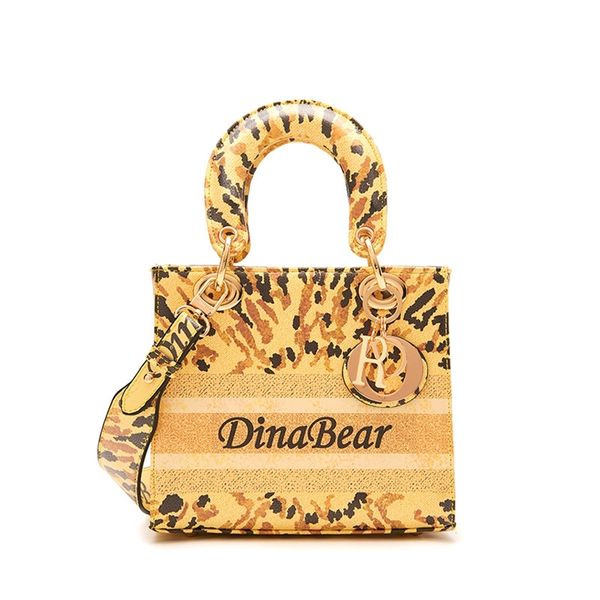 autumn women's messenger printed leather princess wrist single 50% off shop clearance
autumn women's messenger printed leather princess wrist single 50% off shop clearance