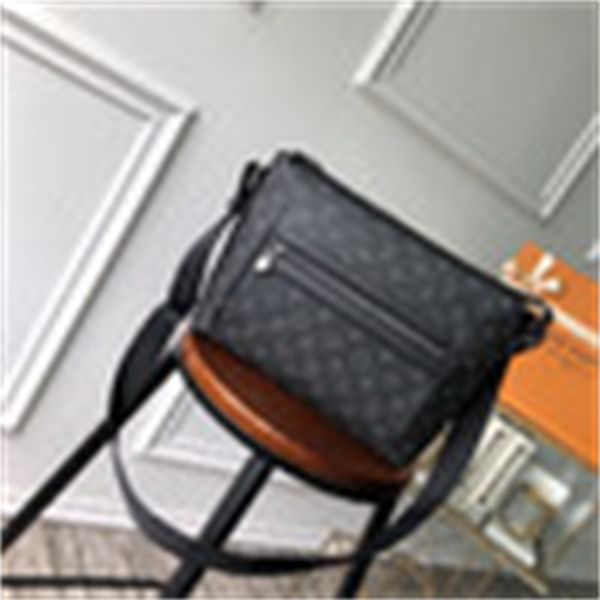m44223 black flower odyssey small messenger bag men briefcases real leather totes shoulder bags backpacks pouches wallets purse
m44223 black flower odyssey small messenger bag men briefcases real leather totes shoulder bags backpacks pouches wallets purse
