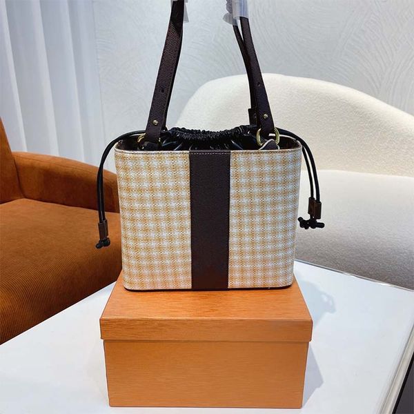summer beach bag woven female totes straw bags casual rattan women handbags large capacity lady buckets bag strapping pocket genuine leather
summer beach bag woven female totes straw bags casual rattan women handbags large capacity lady buckets bag strapping pocket genuine leather