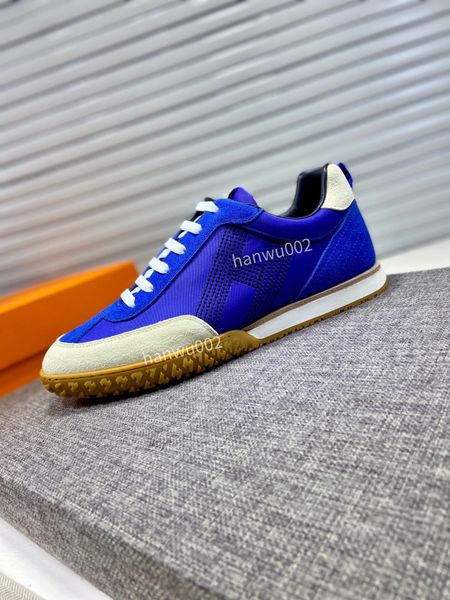 2022 designer boots luxury men casual shoes fabric suede effect calfskin nylon reflective sneakers velvet mixed fiber fashion size38-44 hx21, Black 
2022 designer boots luxury men casual shoes fabric suede effect calfskin nylon reflective sneakers velvet mixed fiber fashion size38-44 hx21, Black