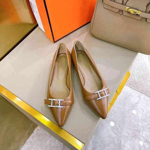 women's dress shoes leather spring shoes flat and simple pointed metal decoration series special discount, Black
women's dress shoes leather spring shoes flat and simple pointed metal decoration series special discount, Black