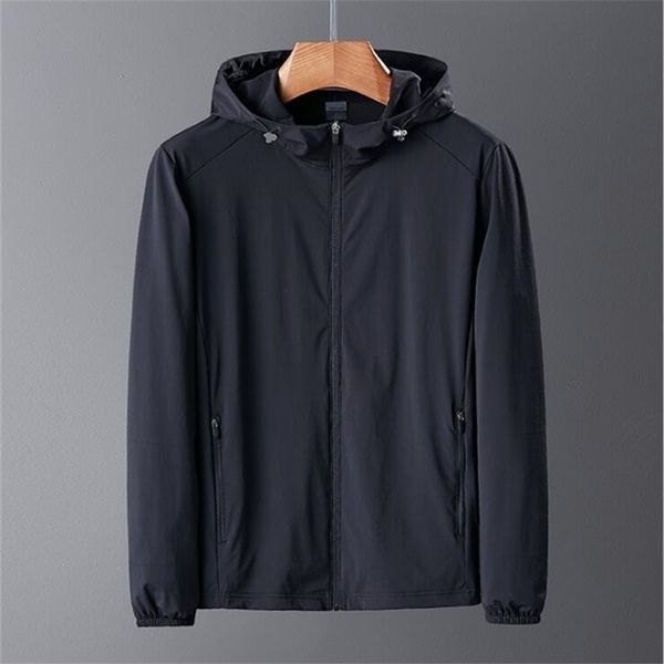 2020 new spring summer mens fashion windbreaker running training suit thin jackets hooded casual sporting coat lj201013, Black;brown
2020 new spring summer mens fashion windbreaker running training suit thin jackets hooded casual sporting coat lj201013, Black;brown