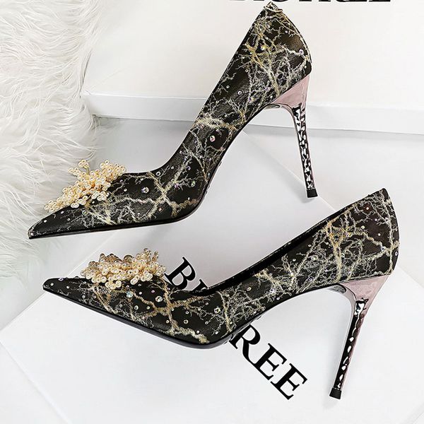 luxury women pumps sandals shallow mouth pointed toe pearl flower rhinestone high heels women's banquet shoes plus size 34-43, Black
luxury women pumps sandals shallow mouth pointed toe pearl flower rhinestone high heels women's banquet shoes plus size 34-43, Black