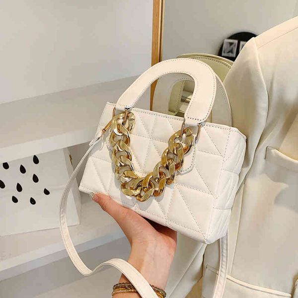 women 2022 new fashion chain wide women's bag versatile high-grade texture one shoulder small square bag