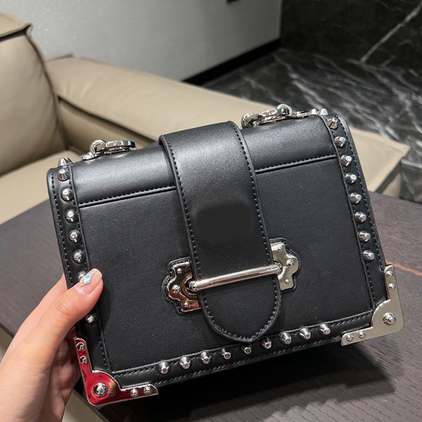 rivet bag chain flap bags 2022 metallic lady luxury r brand fashion shoulder handbags quality women phone wallets artwork purse
rivet bag chain flap bags 2022 metallic lady luxury r brand fashion shoulder handbags quality women phone wallets artwork purse