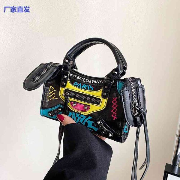 small bag women's fashion graffiti motorcycle 2022 new niche rivet tassel handheld msenger designer bags
small bag women's fashion graffiti motorcycle 2022 new niche rivet tassel handheld msenger designer bags