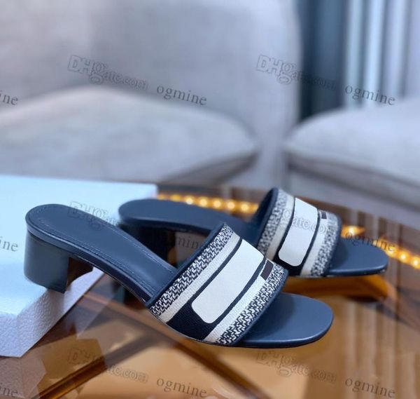 2022 paris dies designer shoes womens paris sandals embroidered dways brocade girls beach flip flops flat embroidery luxury loafers mules ob, Black
2022 paris dies designer shoes womens paris sandals embroidered dways brocade girls beach flip flops flat embroidery luxury loafers mules ob, Black