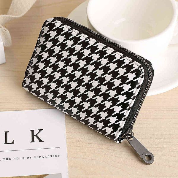 ins style european and american fashion simple high-value credit card bag anti-degaussing anti-theft brush coin purse 220511, Red;black
ins style european and american fashion simple high-value credit card bag anti-degaussing anti-theft brush coin purse 220511, Red;black