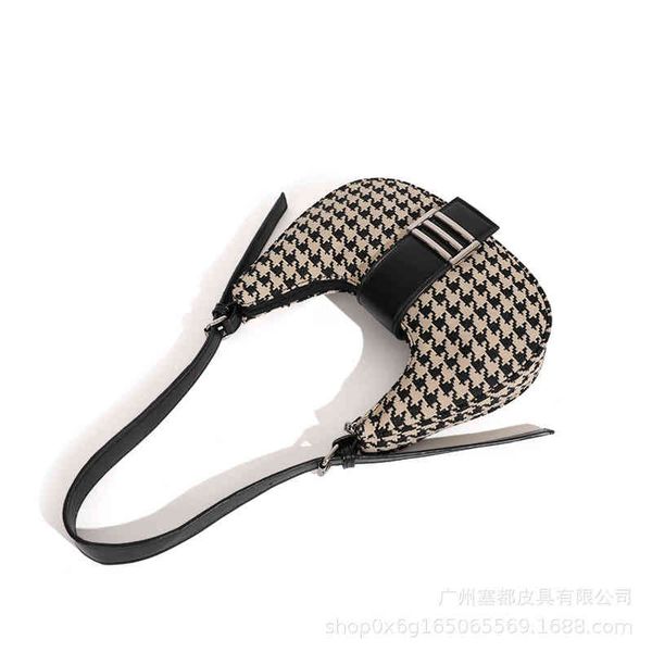 fashion trend new ladies luxury brand designer bag wholesale women lattice zipper buckle underarm handbag
fashion trend new ladies luxury brand designer bag wholesale women lattice zipper buckle underarm handbag