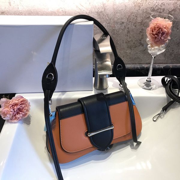 high-quality one-shoulder messenger women's bags chain designer stereotyped bag cute age-reducing all-match color matching small square
high-quality one-shoulder messenger women's bags chain designer stereotyped bag cute age-reducing all-match color matching small square