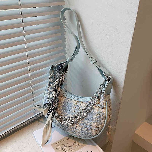 summer new handbag popular one embroidery thread women's fashion temperament messenger leather shoulder bag
summer new handbag popular one embroidery thread women's fashion temperament messenger leather shoulder bag